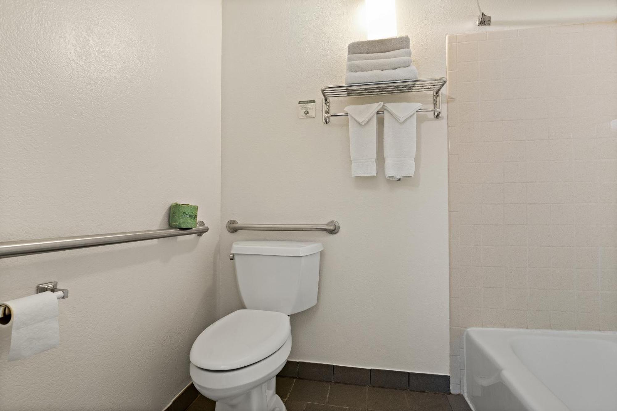 Rodeway Inn McPherson Εξωτερικό φωτογραφία