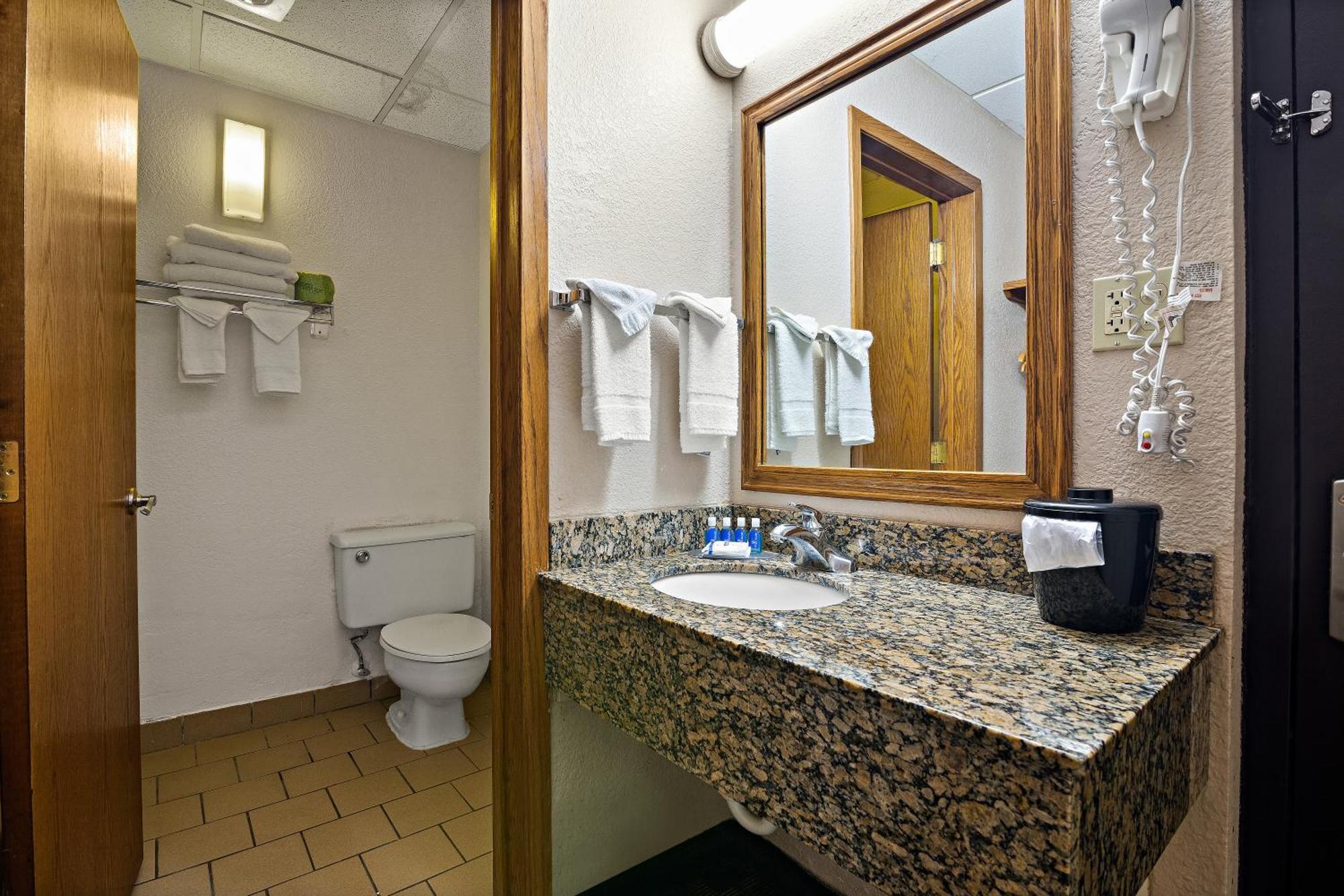 Rodeway Inn McPherson Δωμάτιο φωτογραφία