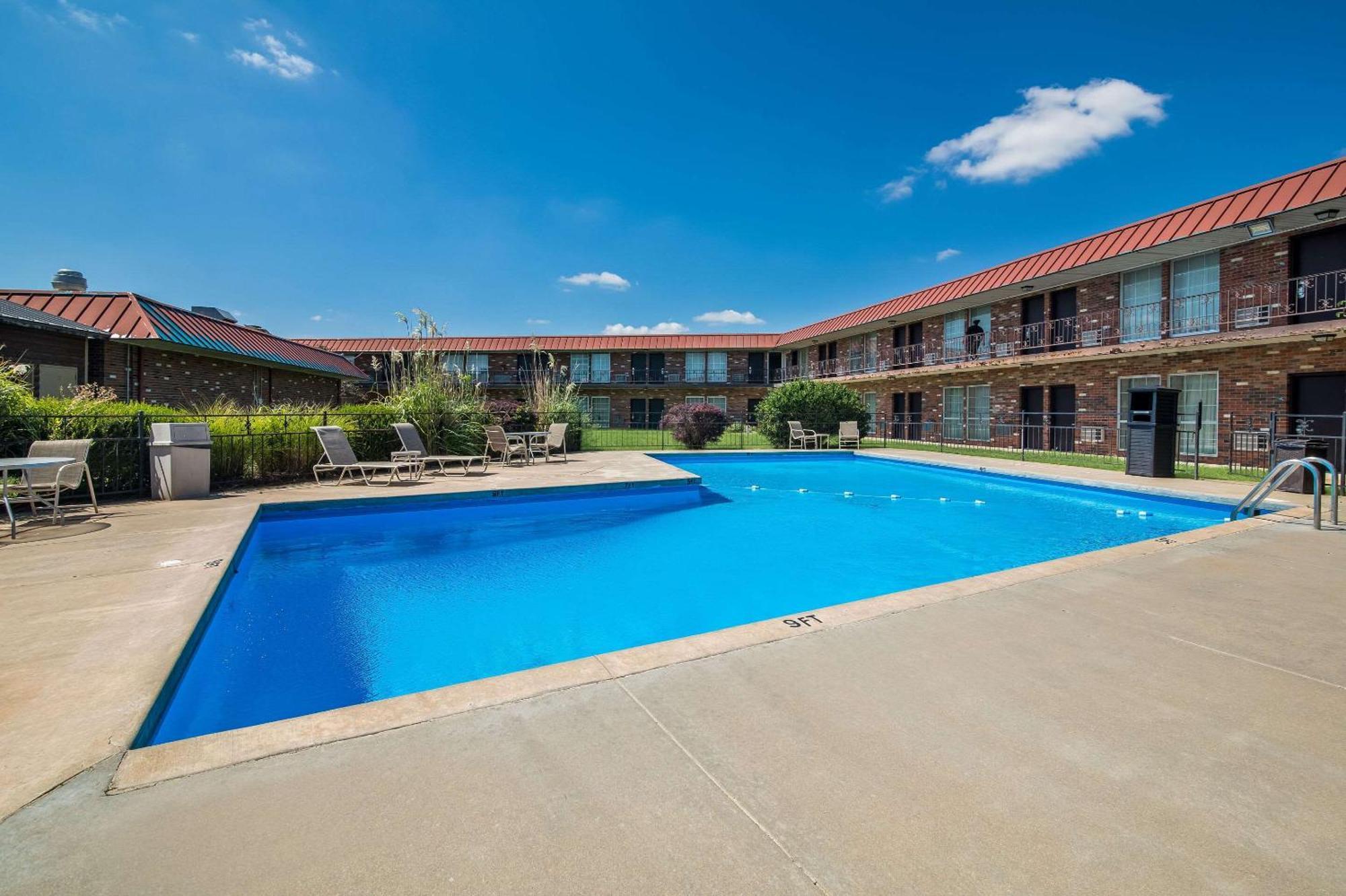 Rodeway Inn McPherson Εξωτερικό φωτογραφία