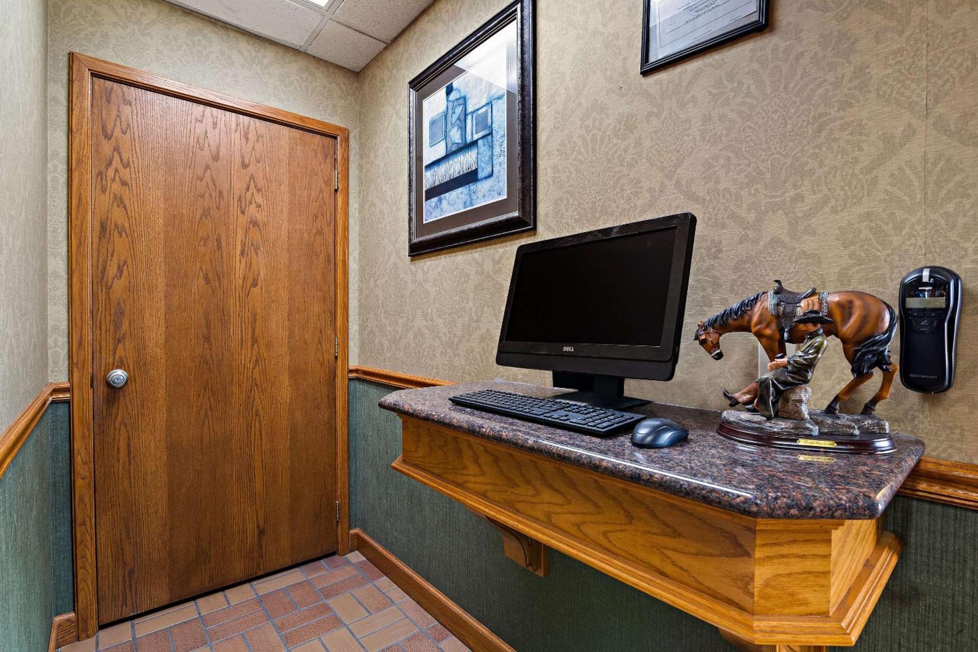 Rodeway Inn McPherson Εξωτερικό φωτογραφία