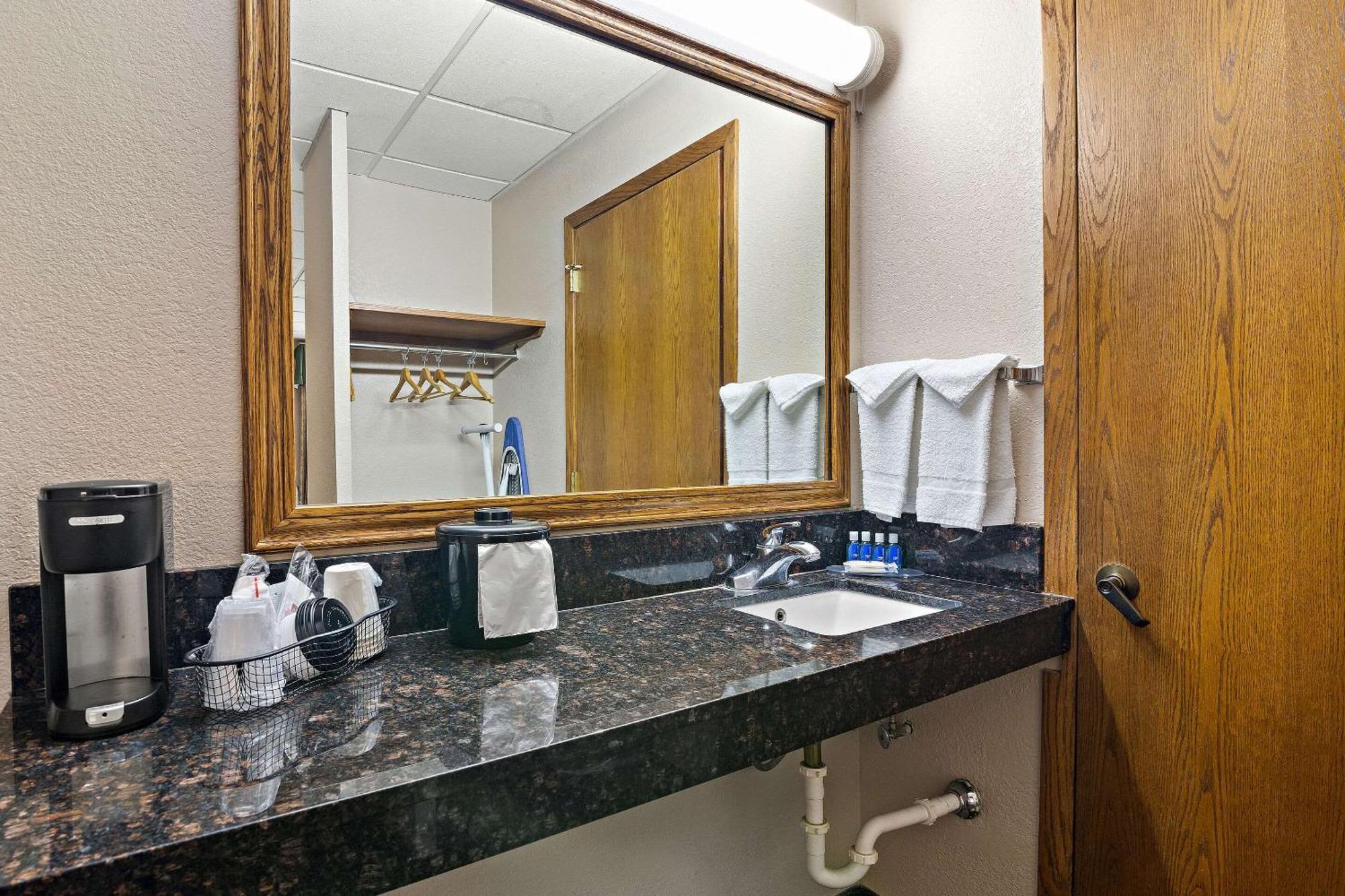 Rodeway Inn McPherson Εξωτερικό φωτογραφία